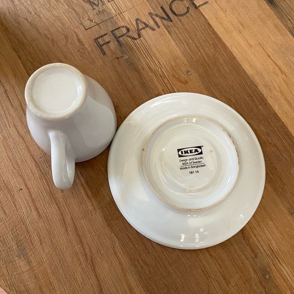 Elegant White Espresso Cup and Saucer - Picture 3 of 3